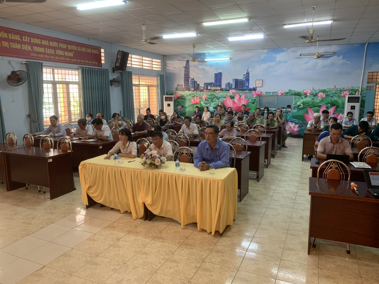 Hội đồng Giáo dục quốc phòng và an ninh Phường 13 tổ chức bồi dưỡng
                    kiến thức quốc phòng và an ninh cho đối tượng 4, khóa 125, năm 2023