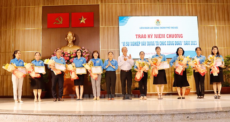 TP Thủ Đức: Nhiều sáng kiến của người lao động được ứng
                        dụng vào thực tế, làm lợi cho đơn vị