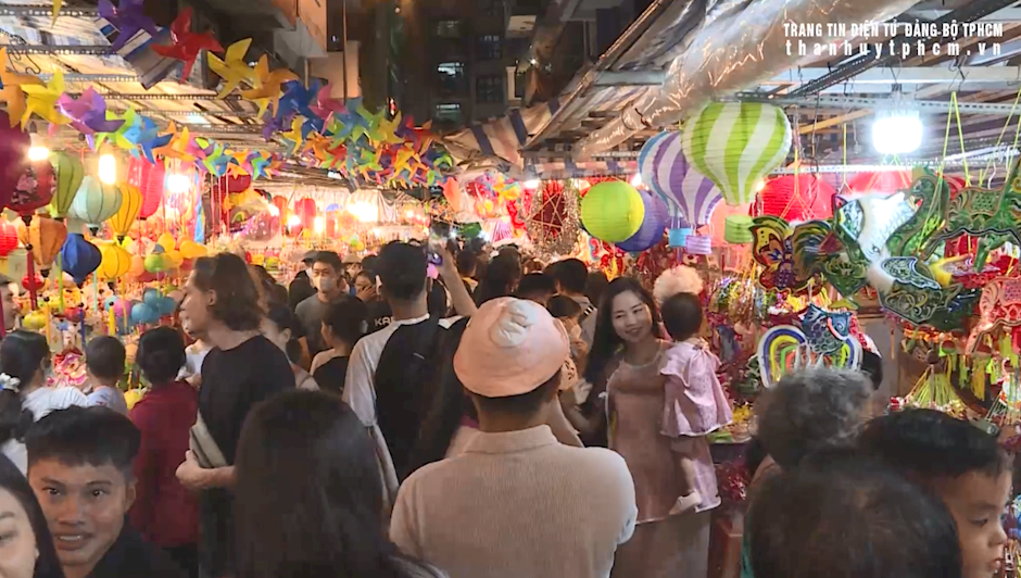 [Video] Rực rỡ mùa Trung thu tại phố lồng đèn Quận
                        5
