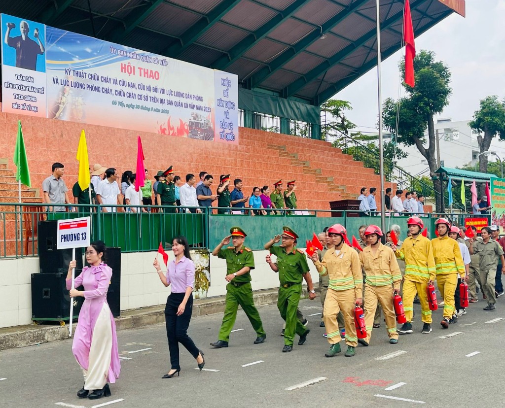 PHƯỜNG 13 THAM GIA HỘI THAO KỸ THUẬT CHỮA CHÁY VÀ CỨU NẠN, CỨU HỘ ĐỐI
                    VỚI LỰC LƯỢNG DÂN PHÒNG VÀ LỰC LƯỢNG PCCC CƠ SỞ NĂM 2023
