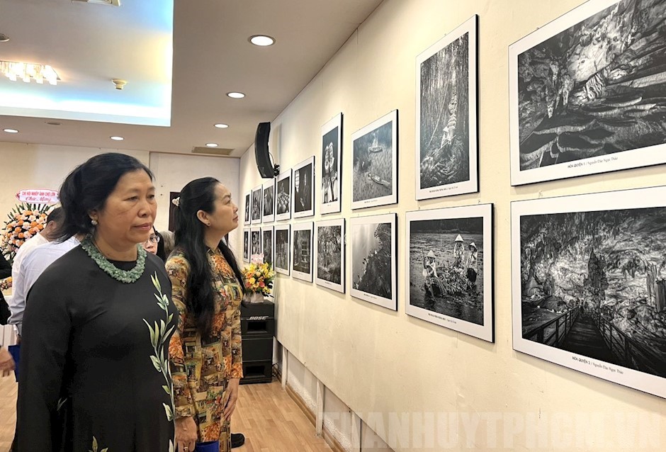 Trưng bày 54 tác phẩm ảnh nghệ thuật của các nữ nhiếp
                        ảnh