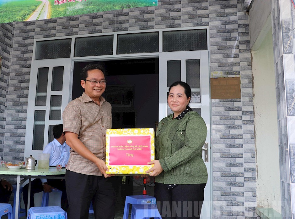Ủy ban MTTQ Việt Nam TPHCM bàn giao công trình sửa chữa
                        nhà tình thương