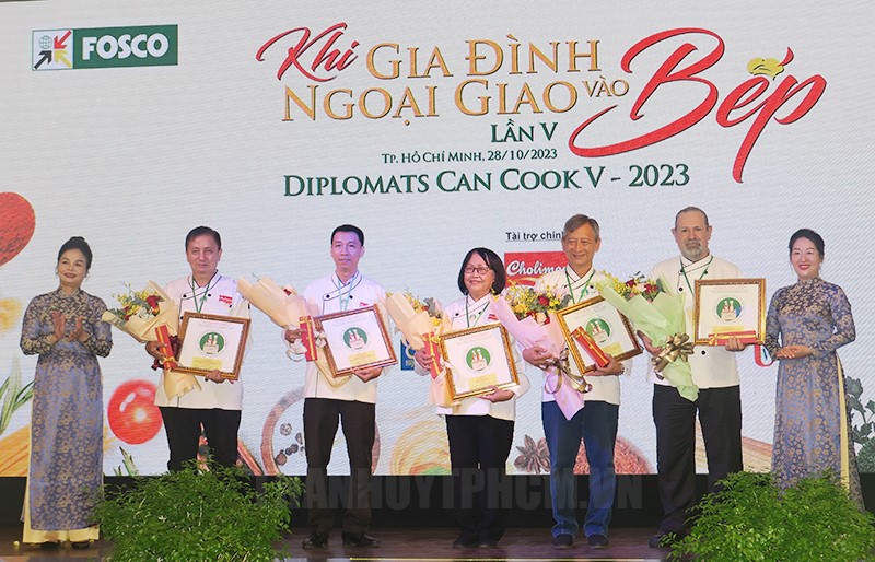 Tăng cường giao lưu văn hóa ẩm thực qua sự kiện “Khi Gia
                        đình Ngoại giao vào bếp”