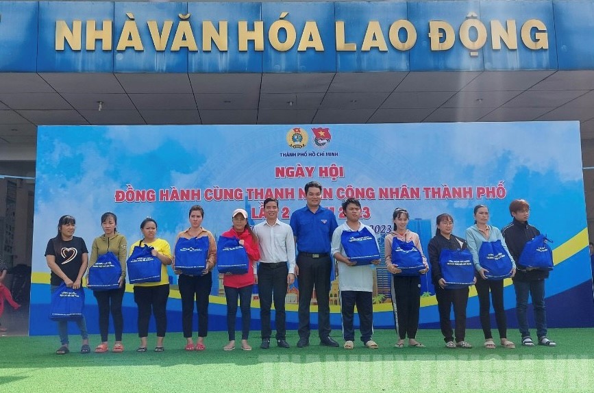 Nhiều hoạt động tại chương trình Ngày hội đồng hành cùng
                        thanh niên công nhân TP