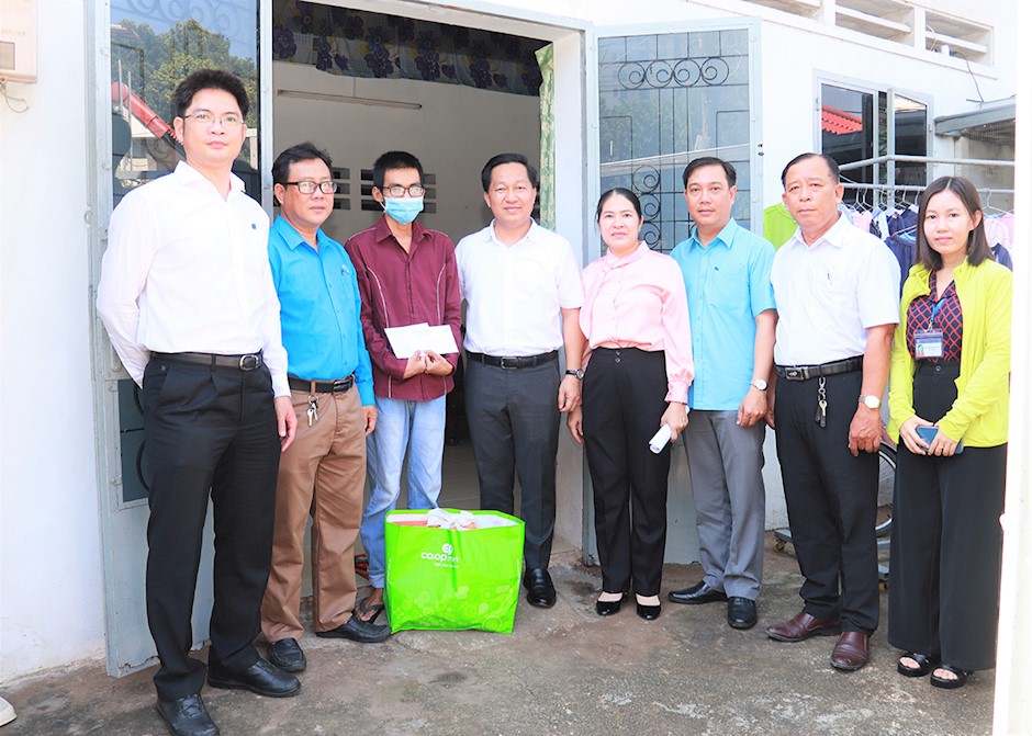 TP Thủ Đức: Tập trung giảm nghèo bền vững và công tác
                        chỉnh trang đô thị