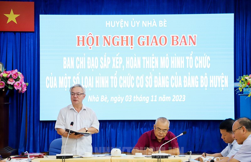 Huyện Nhà Bè: Nhân sự giới thiệu tham gia các chức danh
                        sau khi sắp xếp khu phố, ấp mới phải có uy tín trong cộng đồng dân cư